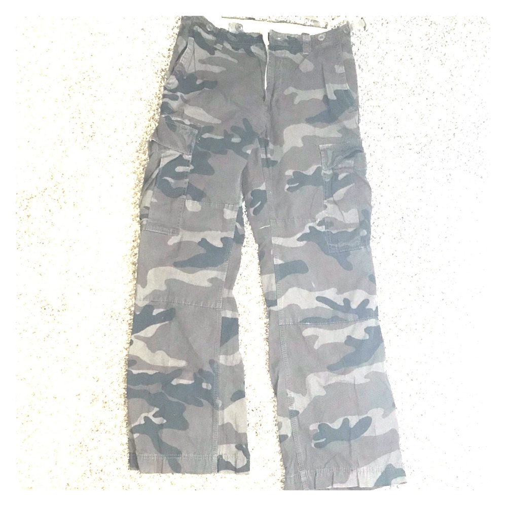 Gap Men’s Cargo Camo Utility Pants